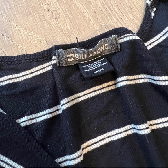 Women’s billabong romper EUC - size large - Picture 3 of 3